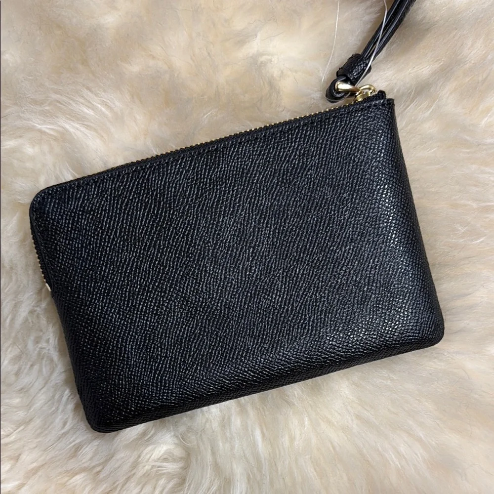 Coach Black Textured Leather Wristlet Pouch with Gold Logo – NWT – OS - Picture 4 of 8